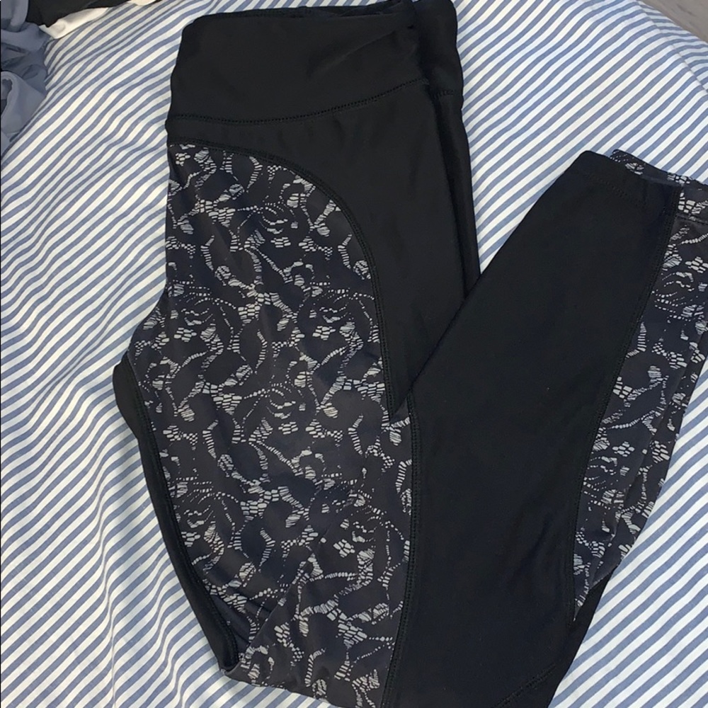 Athletic leggings